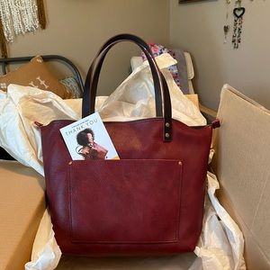 BRAND NEW!! SANGRIA Portland Leather Goods L Tote